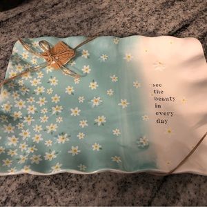 NWT Mud Pie Decorative Plate With Flower 🌸 Print